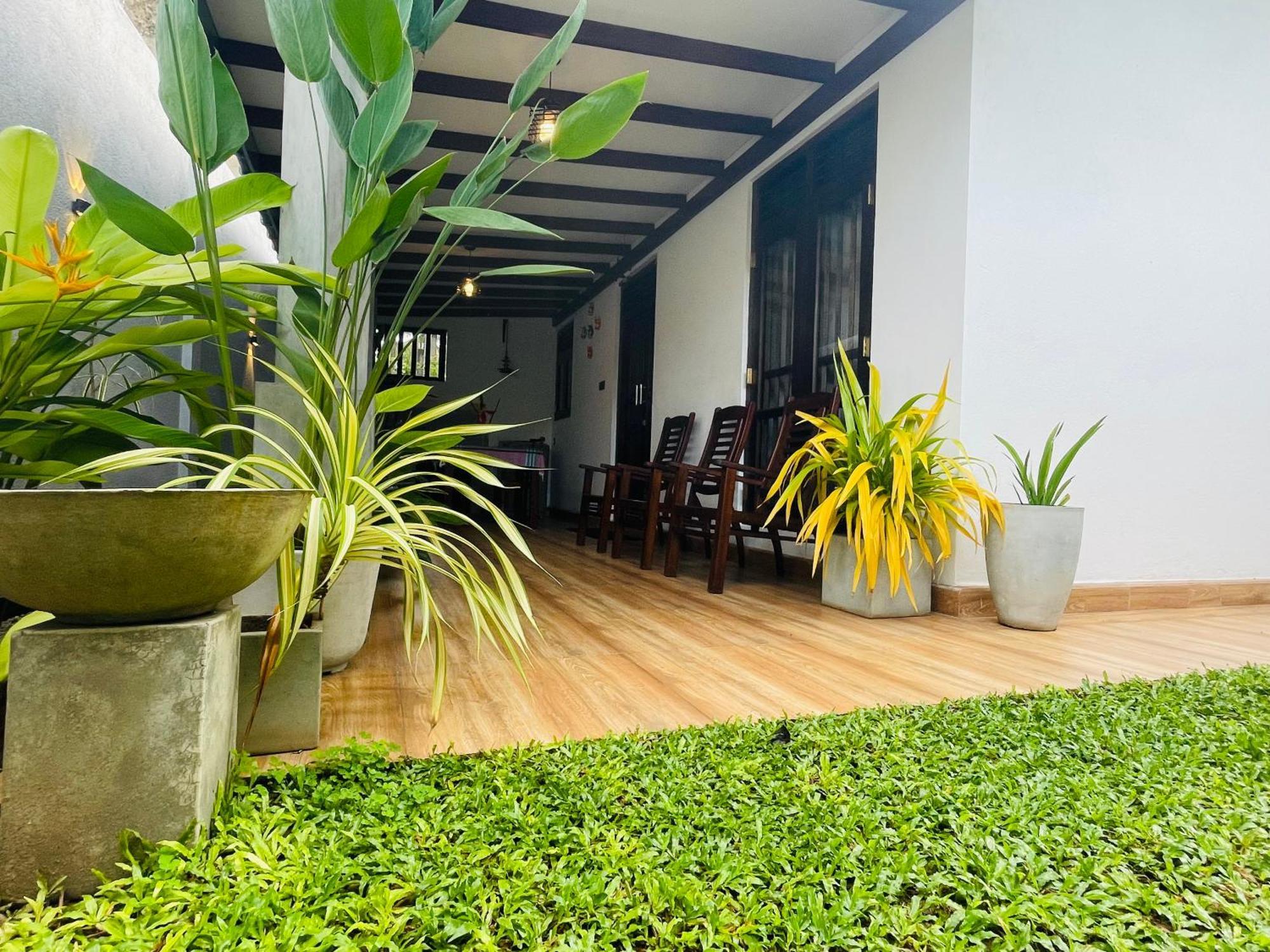 The Nook Hotell Hikkaduwa Exteriör bild